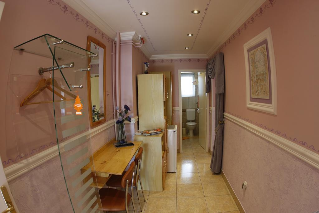 Bed&Breakfast Beros Marburg Zimmer foto